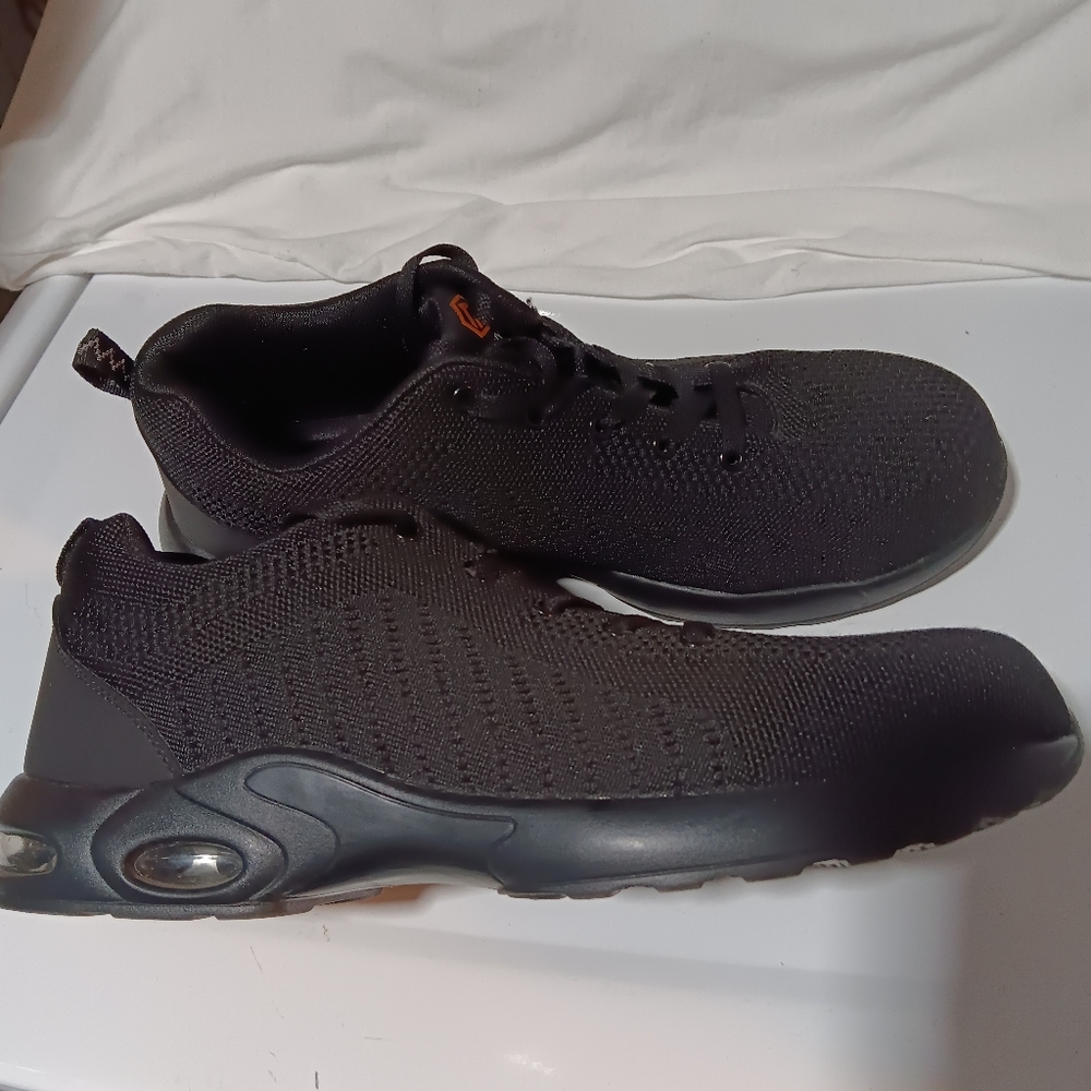 Shoes - Picture 4 of 4